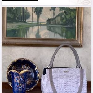 Classic Melody with Taupe Handles and Carabiners