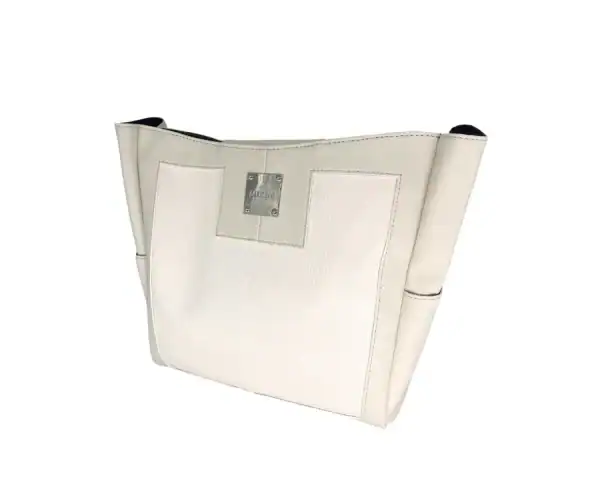 Demi-Bailey-side2-MB3306